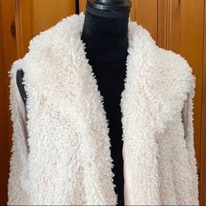Silky NWT super soft, pale pink, teddy fur vest